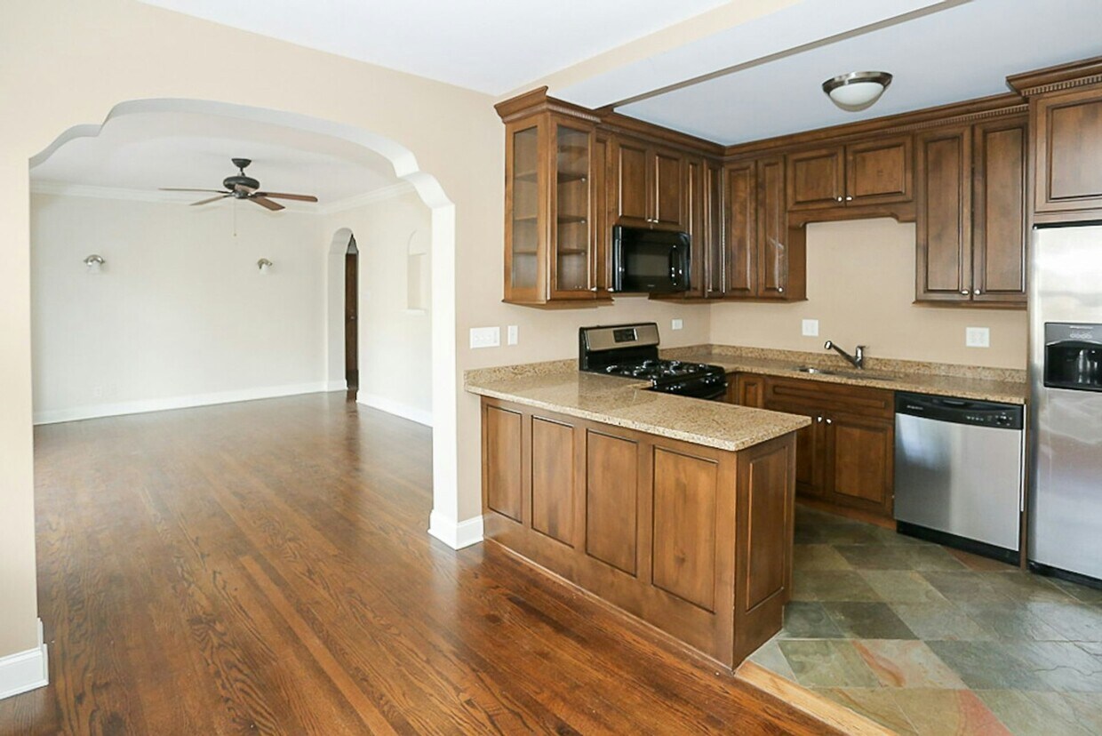 Foto principal - 4836-38 North Paulina Street, Unit G
