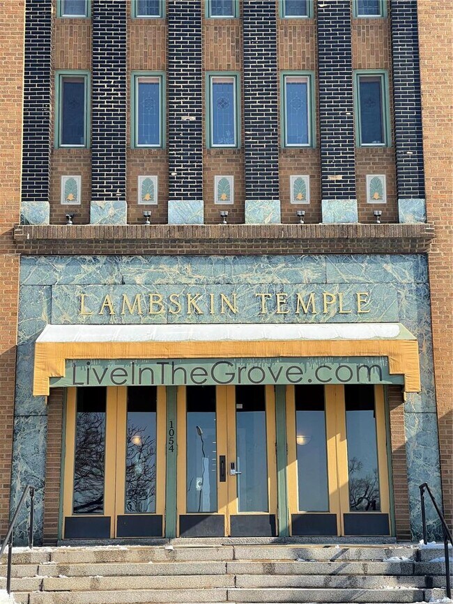 Building Photo - 1052 S Kingshighway Blvd