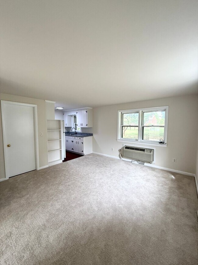 Building Photo - Refreshed One Bedroom in the City