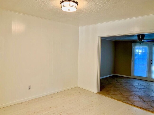 Building Photo - 160 Co Rd 1028