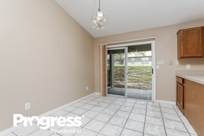 Foto del edificio - 914 Arbor Hill Cir