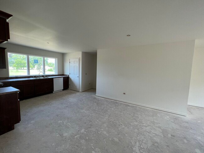 Building Photo - 1147 88th Ave