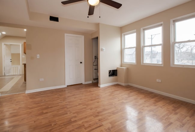 Photo - 5001 W Chicago Ave Apartment