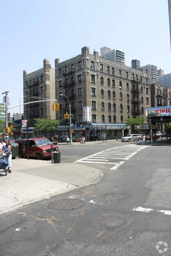 Building Photo - 4180 Broadway