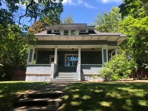 Building Photo - 635 NE Opal St