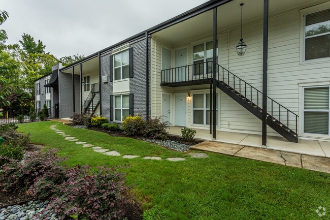 Building Photo - The Residence