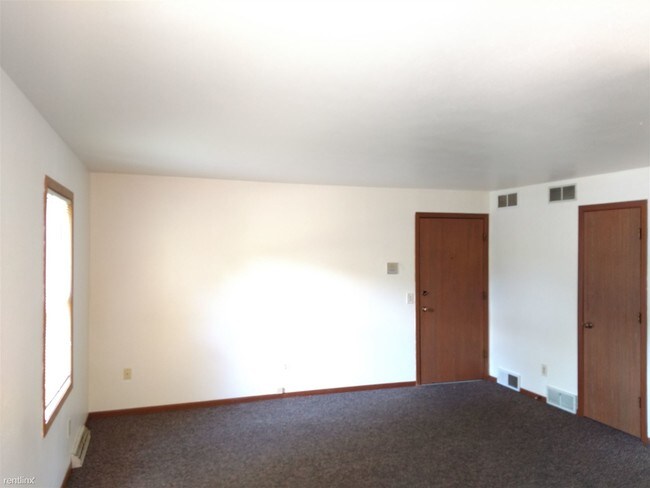 Building Photo - 2 br, 1 bath  - 2910 King James Way #4