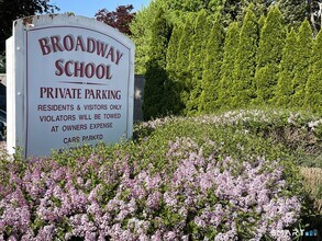 Building Photo - 6 School St