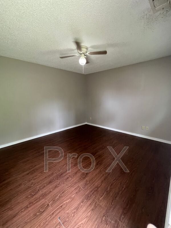 Building Photo - 1116 S Elm St