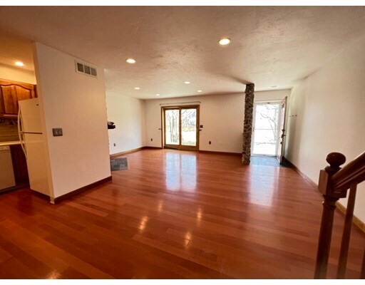 Building Photo - 162 Quincy Shore Dr