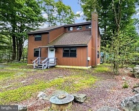 Building Photo - 1371 Winding Way