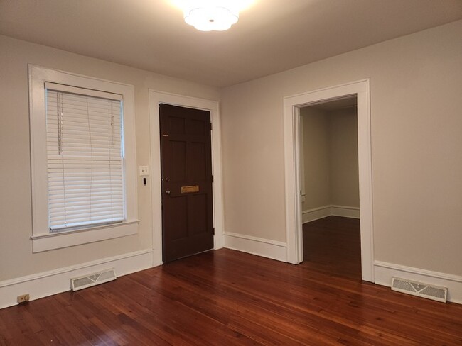 Building Photo - 1501 S Rensselaer Pl