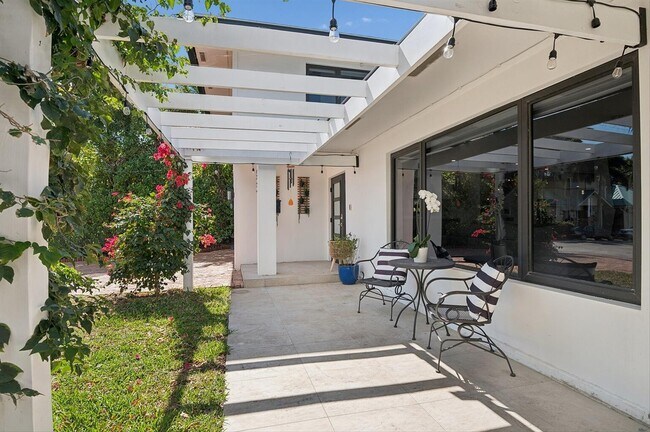 Foto del edificio - 600 SW 8th Ter