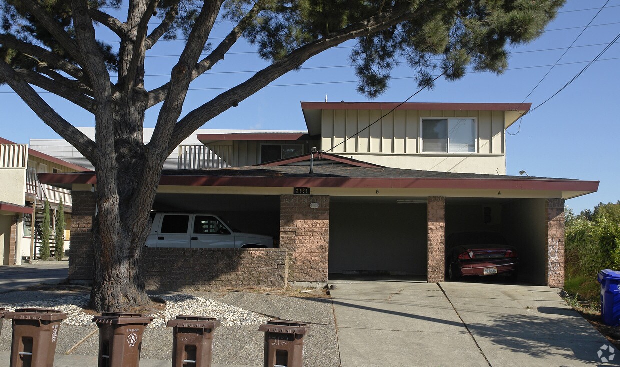 Building Photo - 2131 Stanton Ave