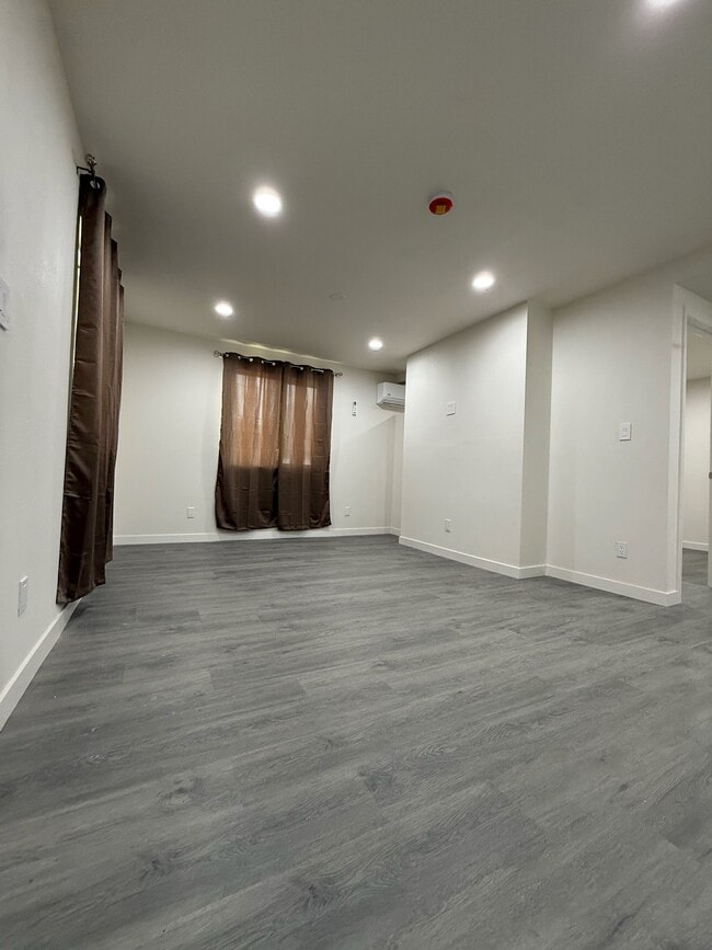 Photo - 10696 Walnut St Apartment