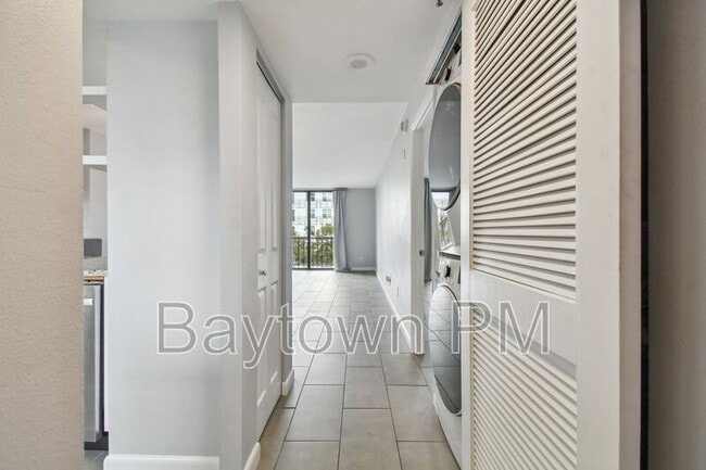 Foto del edificio - 201 W Laurel St