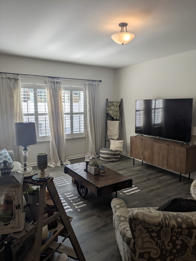 Foto del edificio - 7481 Hartsfield Dr