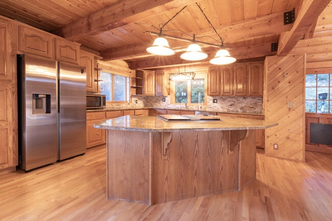Building Photo - 1311 Canyon Creek Dr