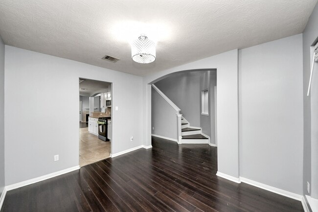 Building Photo - 3506 Evergreen Sq Trl