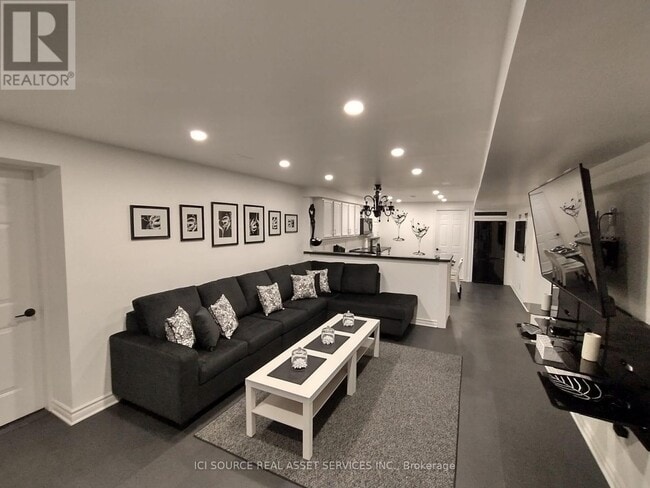 Building Photo - 32 Ontoro Blvd