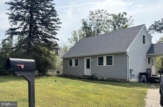 Building Photo - 40 Elaine Dr