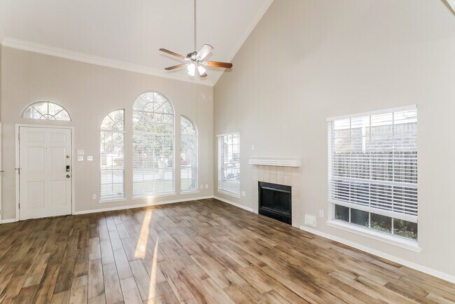 Building Photo - 8027 Oceanside Dr