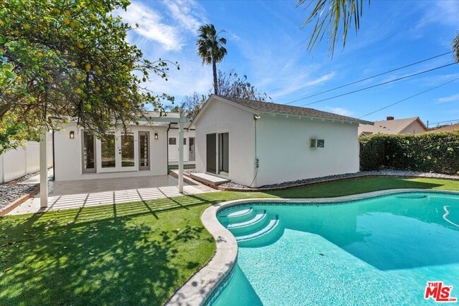 Foto del edificio - 12423 Martha St