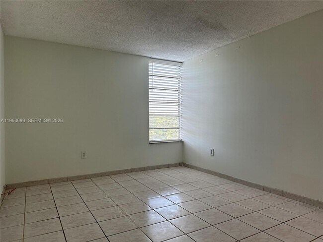 Foto del edificio - 706 NW 87th Ave