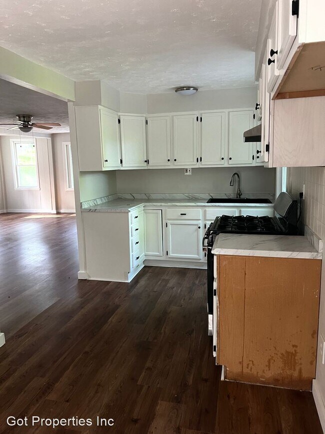 Building Photo - 3 br, 1 bath House - 642 Castlecliff Rd