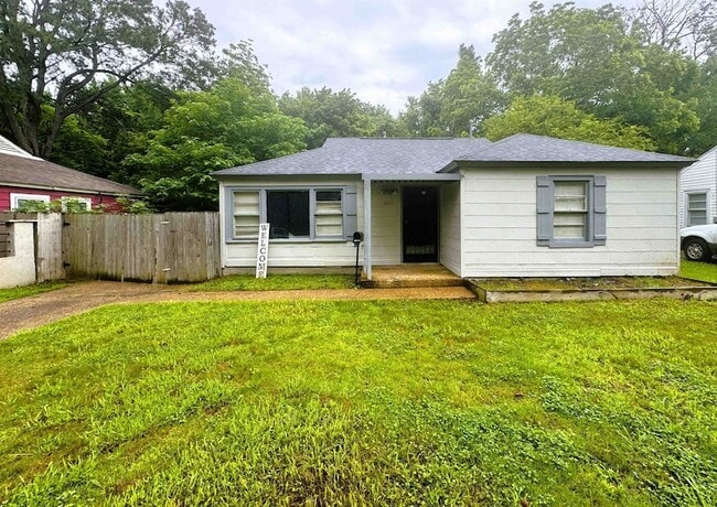 Foto del edificio - 1644 Russwood Rd