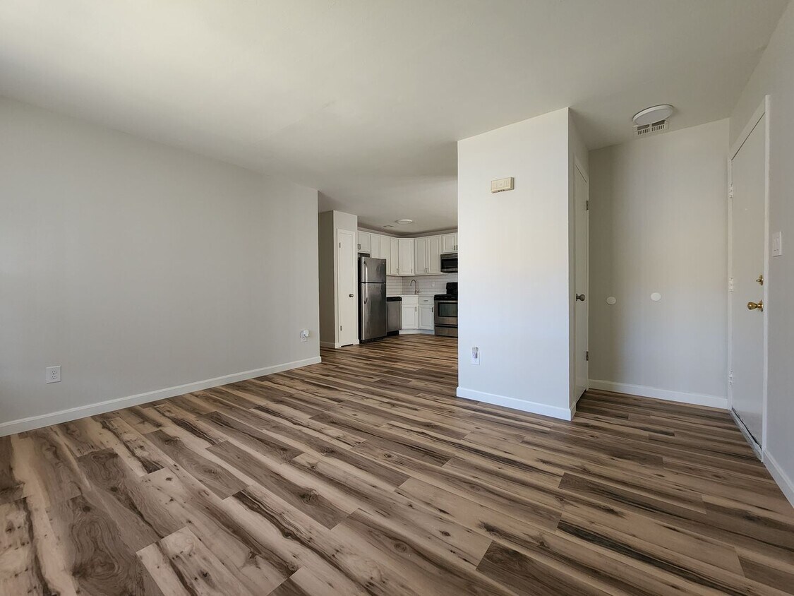 Primary Photo - Perfect for the family! Conveniently Located