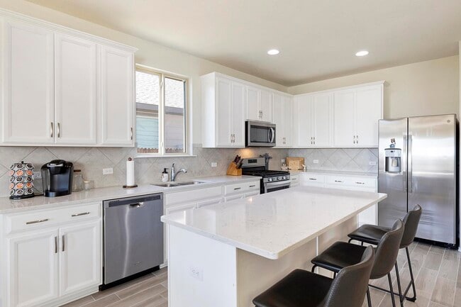 Building Photo - 269 La Dera Dr