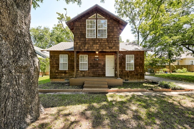 Photo - 639 S Pickard Ave (Norman, OK) House