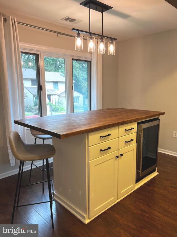 Foto del edificio - 2312 Glade Bank Way