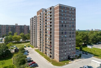 Building Photo - Las Brisas Apartments