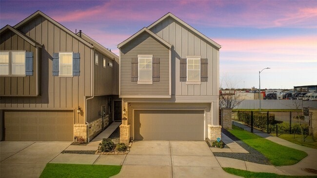 Building Photo - 14810 Slow River Ave