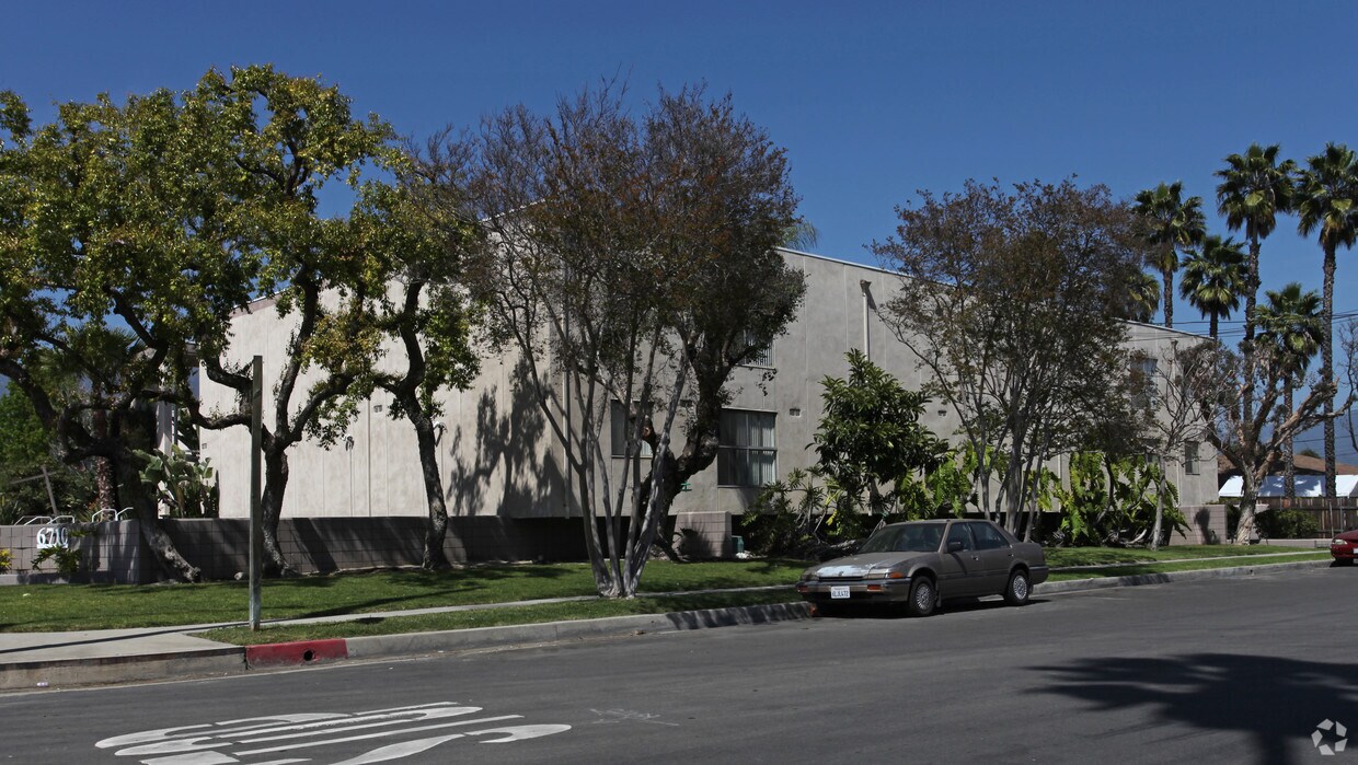 Building Photo - 6710 Rosemead