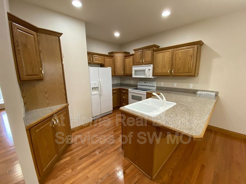 Primary Photo - 5601 N 17th St