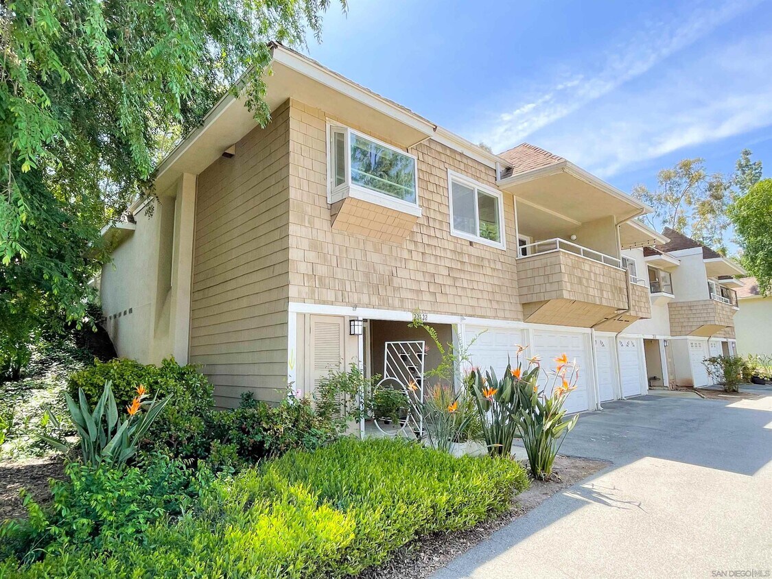 23432 Caminito Valle, Laguna Hills, CA 92653 Townhome Rentals in