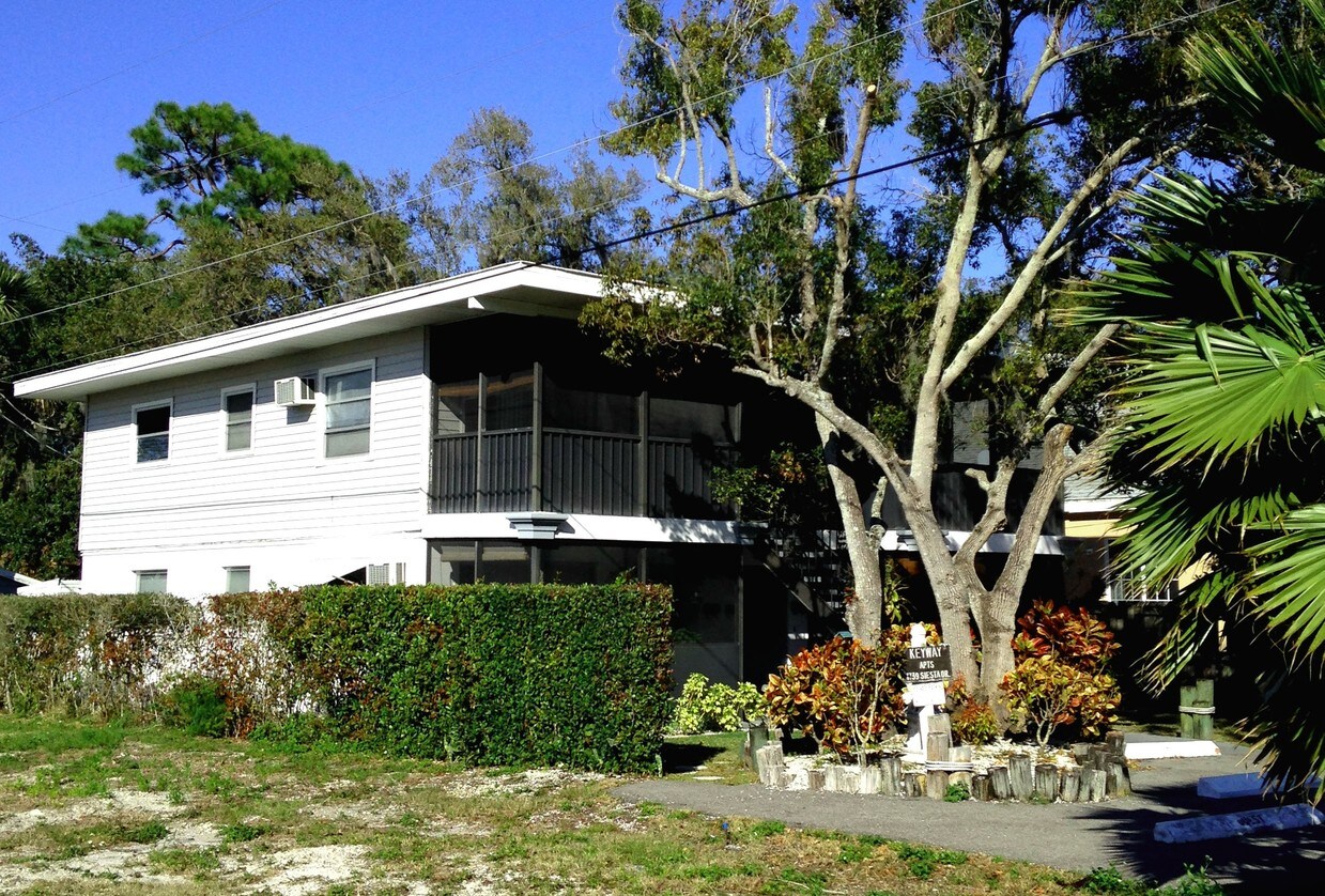 Primary Photo - 1739 Siesta Dr