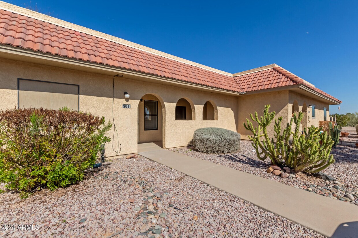 2011 S Clubhouse Dr, Casa Grande, AZ 85194 Townhome Rentals in Casa