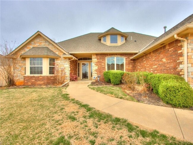 Building Photo - Beautiful 4bed/2.5bath Rental Available in Edmond with a Community Pool!!
