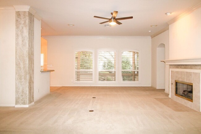 Building Photo - 34 Silverhorn Dr