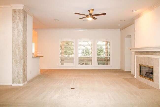 Foto del edificio - 34 Silverhorn Dr