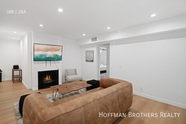 Foto del edificio - 7441 Hazeltine Ave