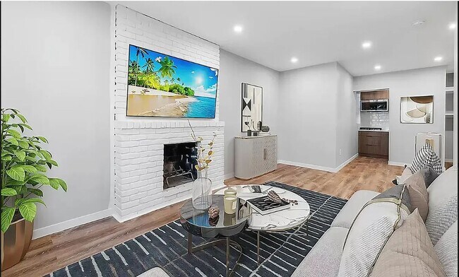 Building Photo - 453 W 48th St