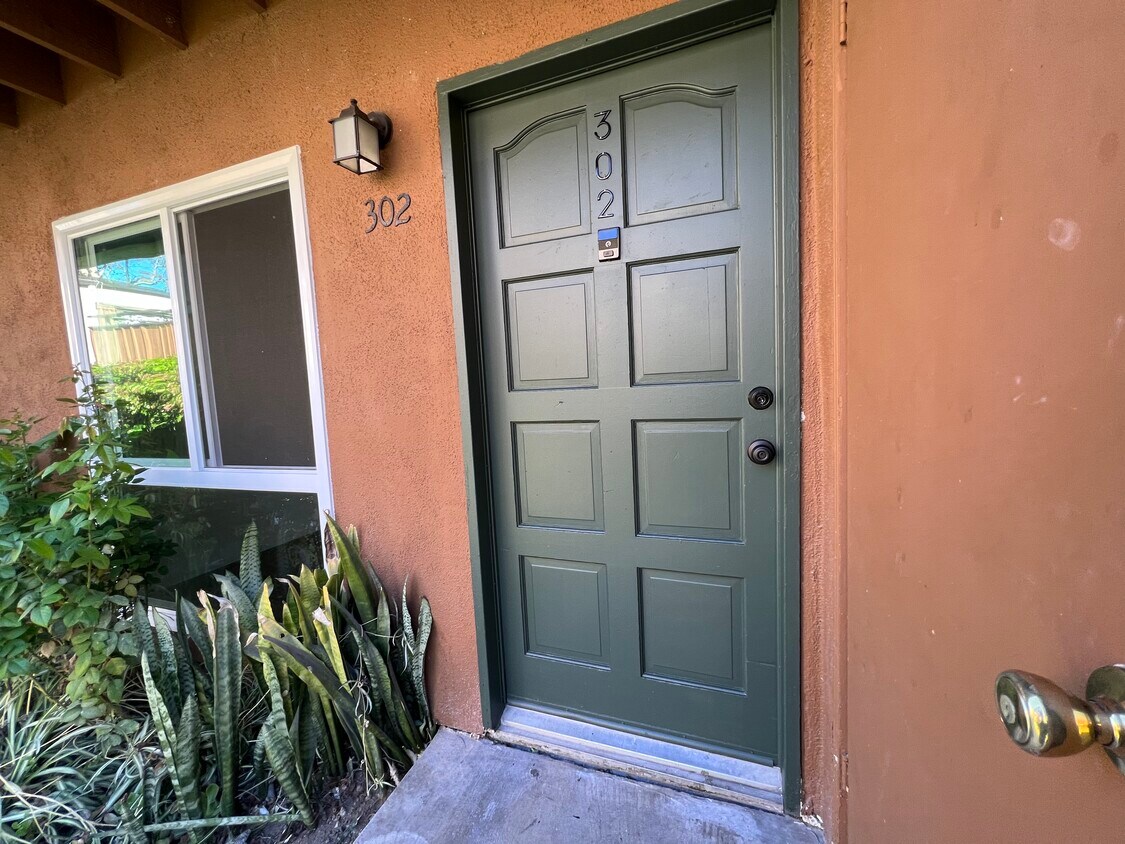 1001 W Stevens Ave Unit 302, Santa Ana, CA 92707 Condo for Rent in