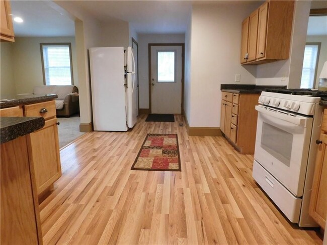 Building Photo - 164 Colvintown Rd