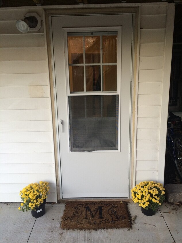 1 Bedroom Duplex Close to UIHC All Utiliti... - 1 Bedroom Duplex Close to UIHC All Utiliti...
