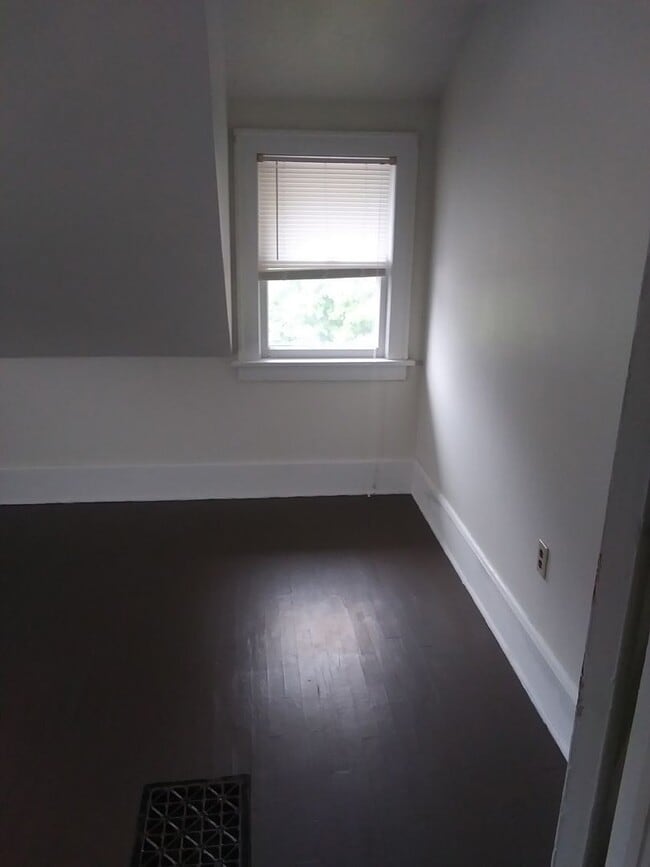 Building Photo - 713-713-713-712 13th Ave